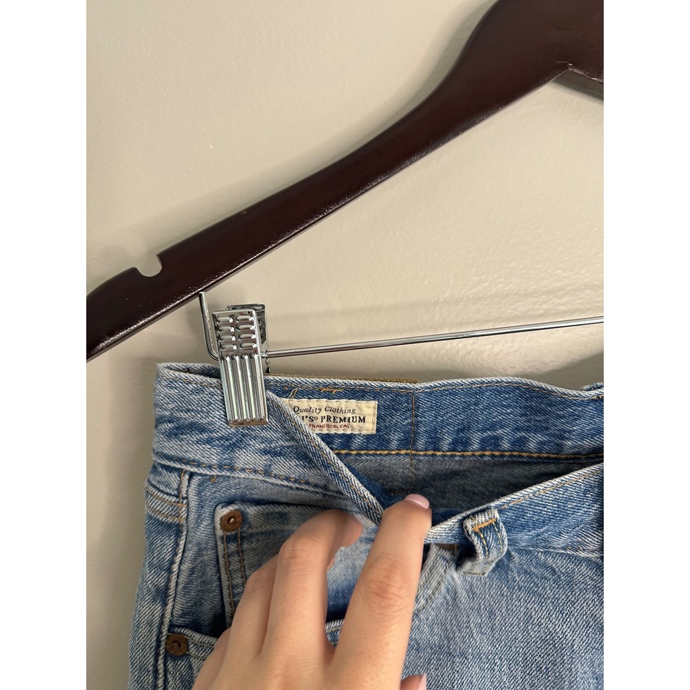 Levis 501 Original Cut Off Shorts Womens 31 Light Wash EUC High Rise Denim - Picture 3 of 6